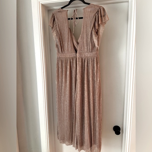 Chelsea28 Metallic Midi Dress - Picture 6 of 6